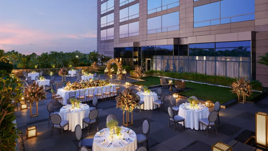 AMDHR-P0318-Poolside-Event-Sunset.16×9