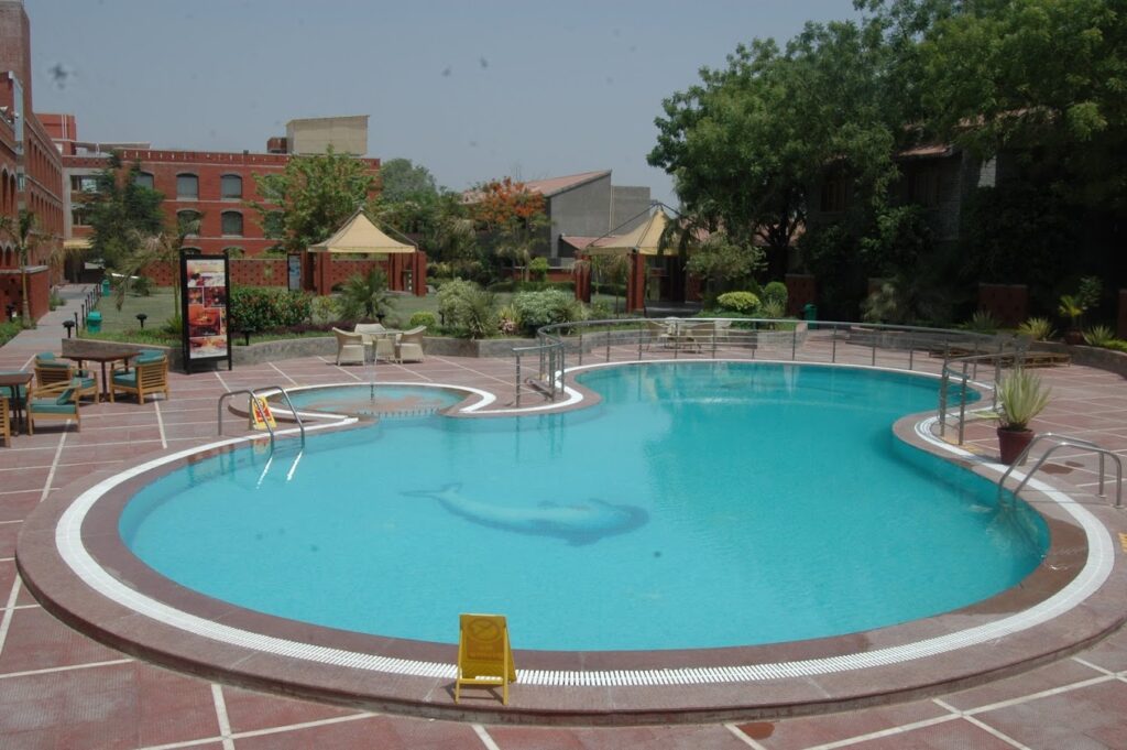 Swimmign Pool – Cambay Sapphire gandhinagar