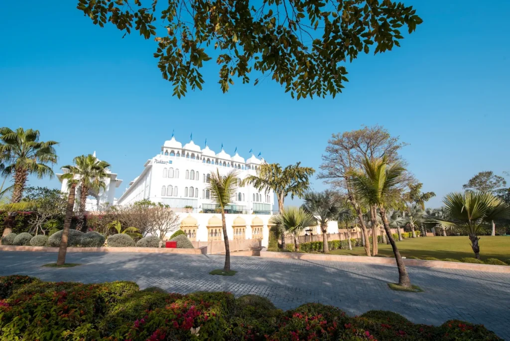 Hotel 6