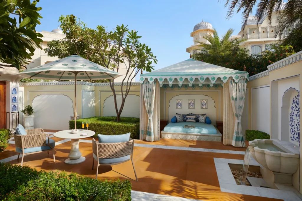 leela_rv_courtyard_outdoor2 (1)